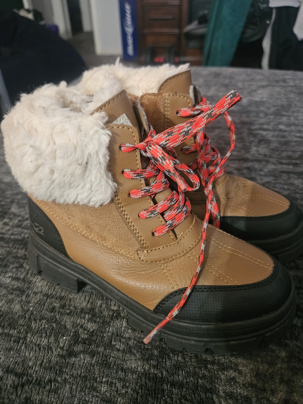 Ugg Kids Winter Boots Size 2 Waterproof Ashton Addie Unisex Leather Warm Wool